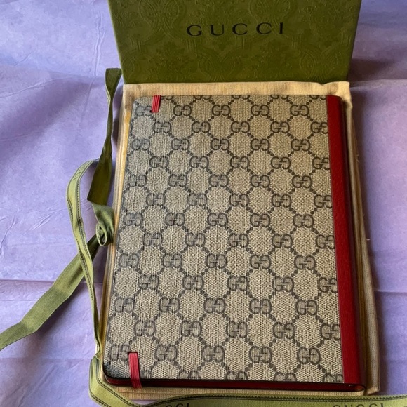 🐱 📒 GUCCI LARGE CAT NOTEBOOK 📒🐱 - Picture 7 of 16